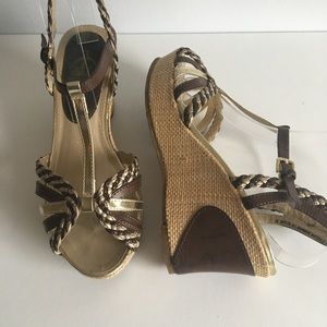 Sandals Strappy Wedges Size 7 M Brown and Gold